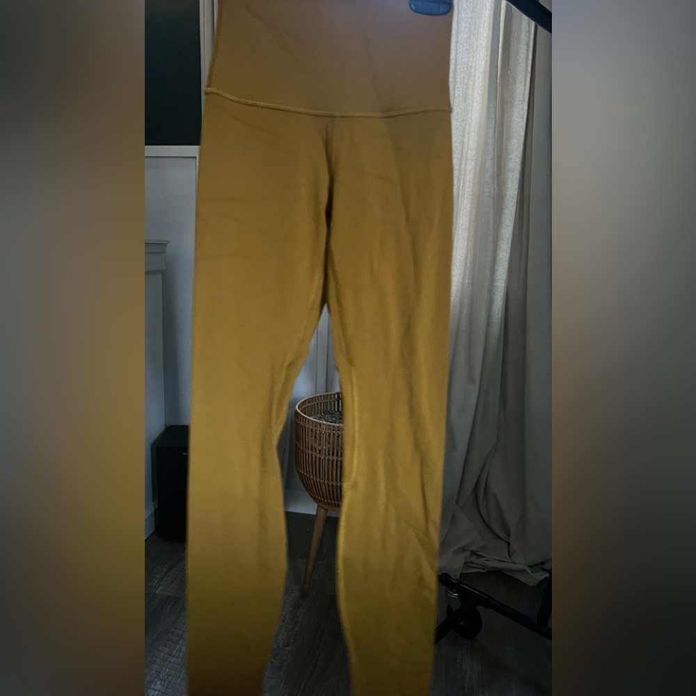 Woman’s LuLu Lemon
